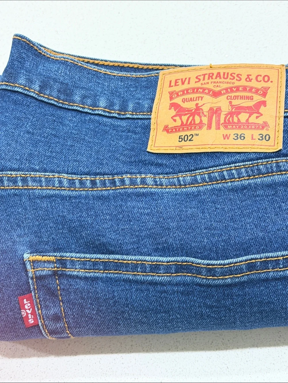 Levi's 502 Men's Dark Blue Denim Jeans 36 x 30, Classic Straight Fit